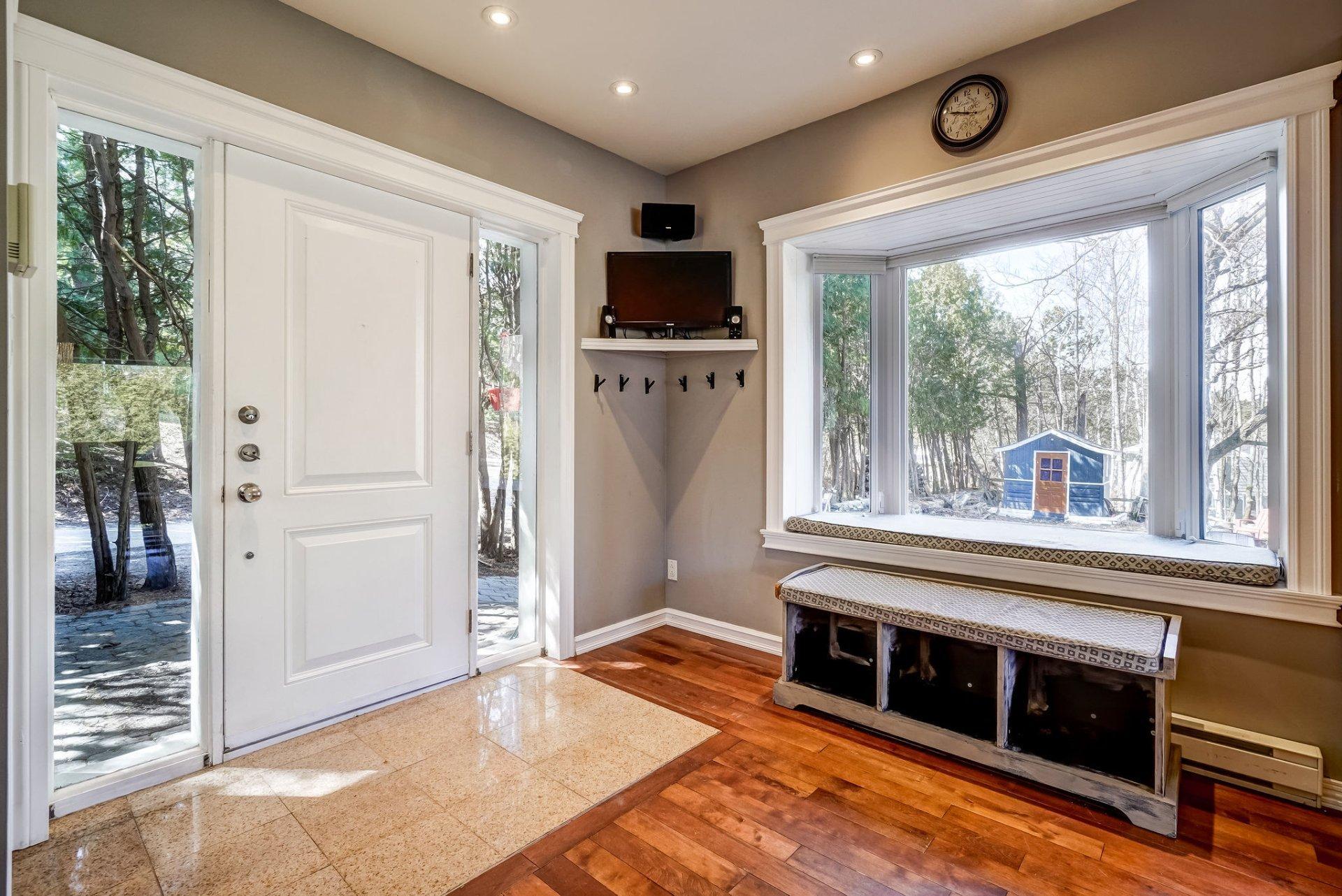 









126


Rue du Saut

,
Mont-Tremblant,




QC
J8E1K8

