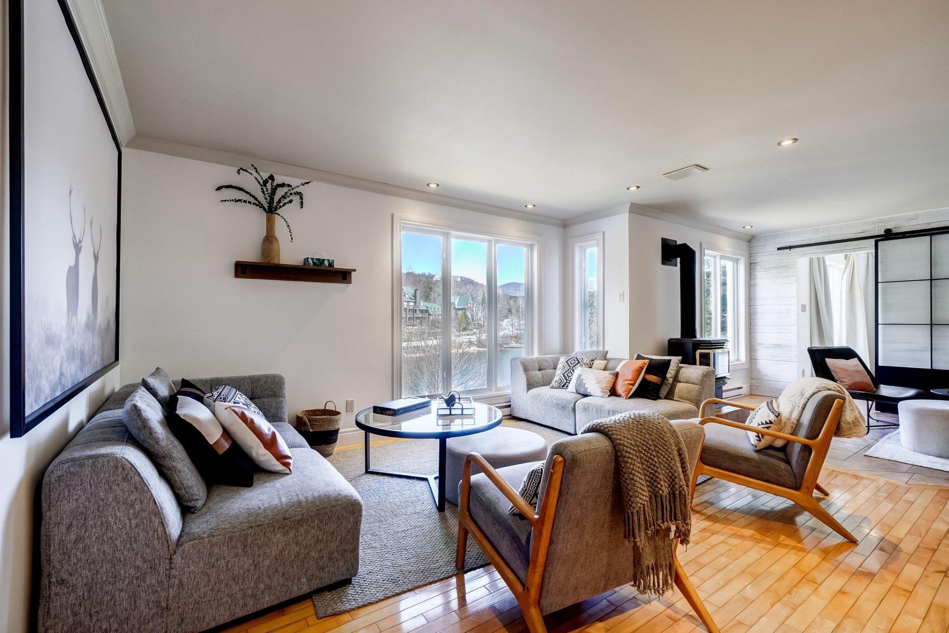 









126


Rue du Saut

,
Mont-Tremblant,




QC
J8E1K8

