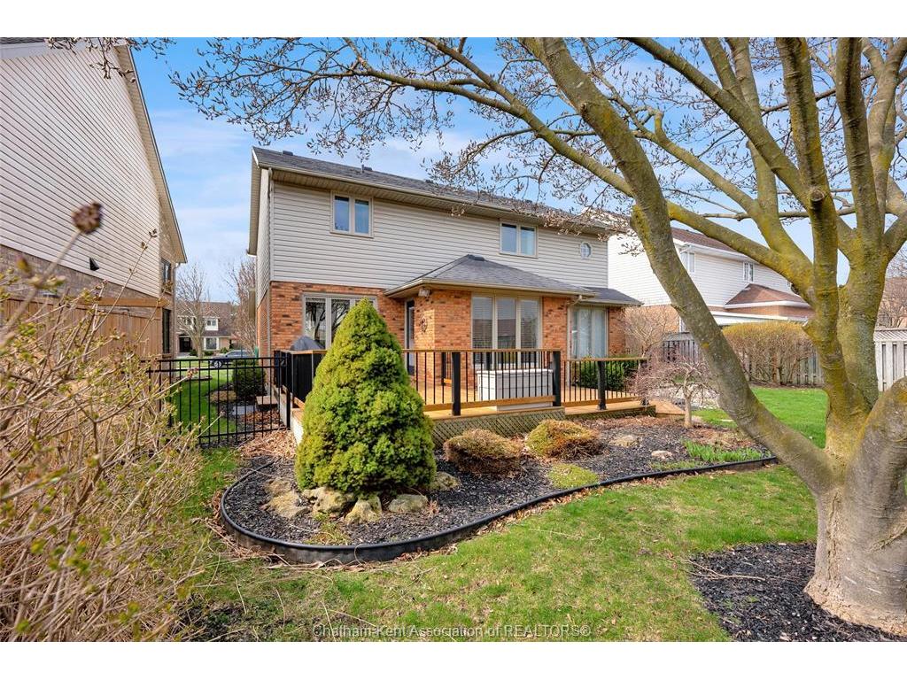 









212


Norway Maple

Drive,
Chatham,




ON
N7L 5E8

