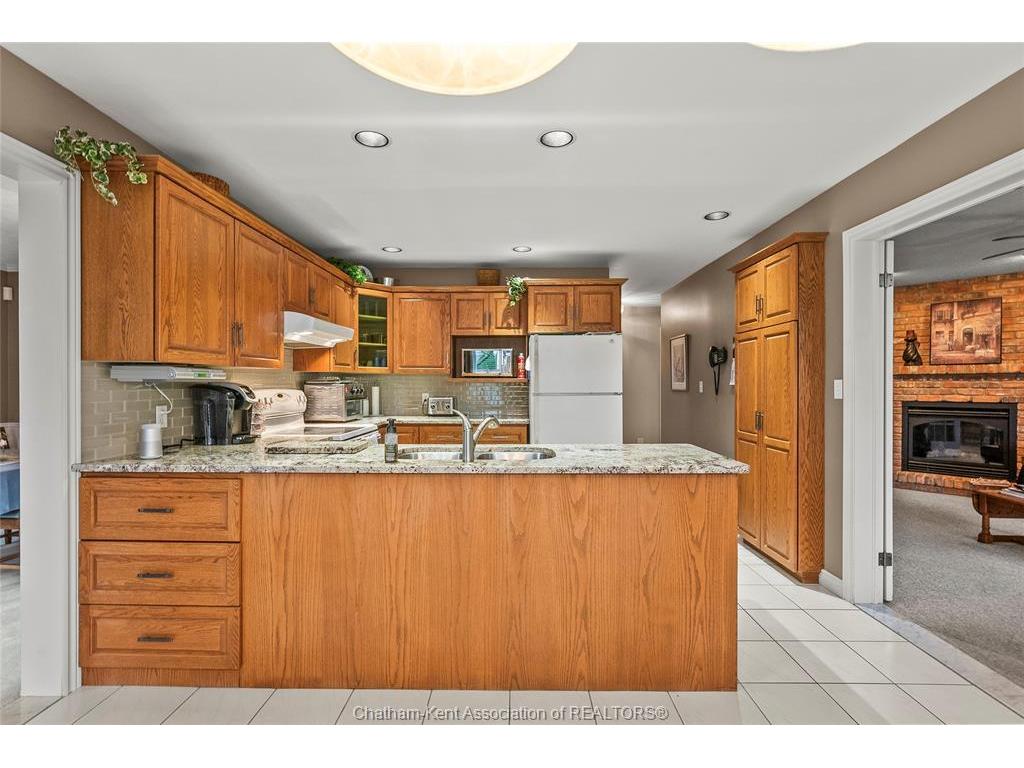 









212


Norway Maple

Drive,
Chatham,




ON
N7L 5E8

