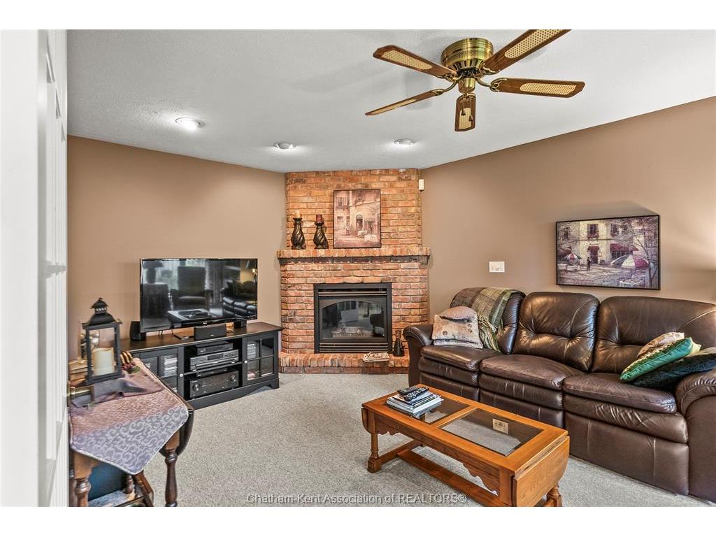 









212


Norway Maple

Drive,
Chatham,




ON
N7L 5E8

