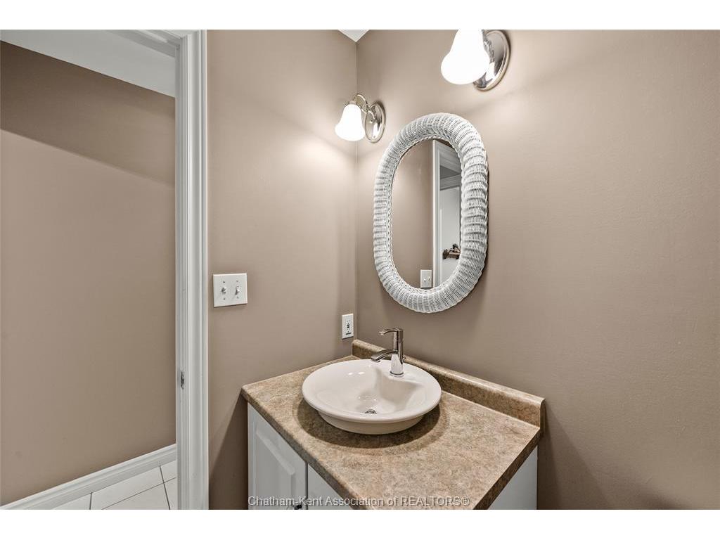 









212


Norway Maple

Drive,
Chatham,




ON
N7L 5E8

