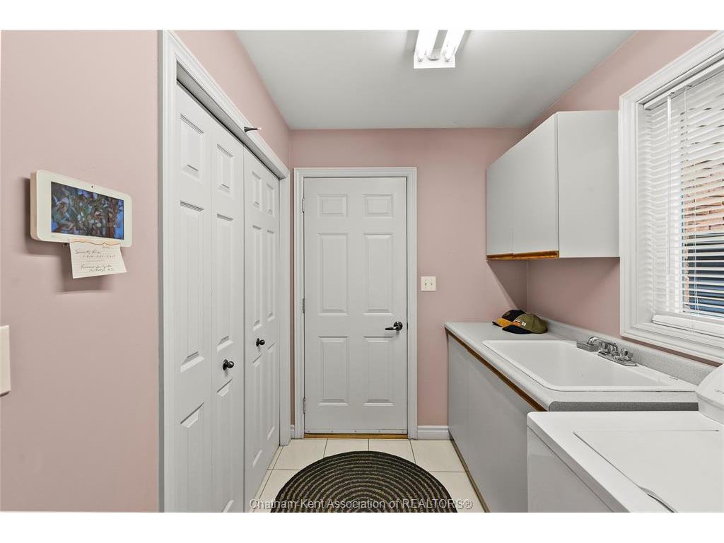 









212


Norway Maple

Drive,
Chatham,




ON
N7L 5E8

