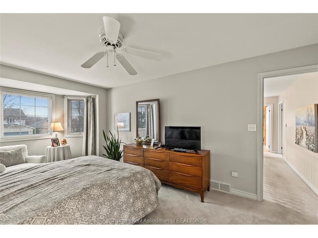 









212


Norway Maple

Drive,
Chatham,




ON
N7L 5E8

