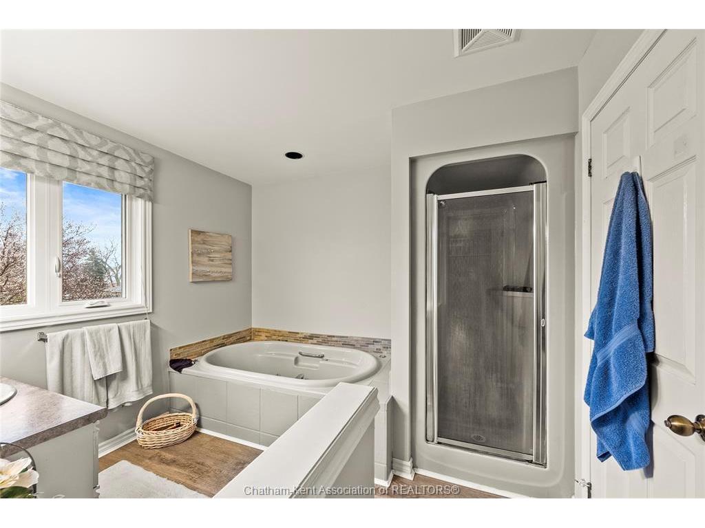









212


Norway Maple

Drive,
Chatham,




ON
N7L 5E8

