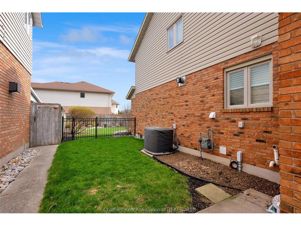 









212


Norway Maple

Drive,
Chatham,




ON
N7L 5E8

