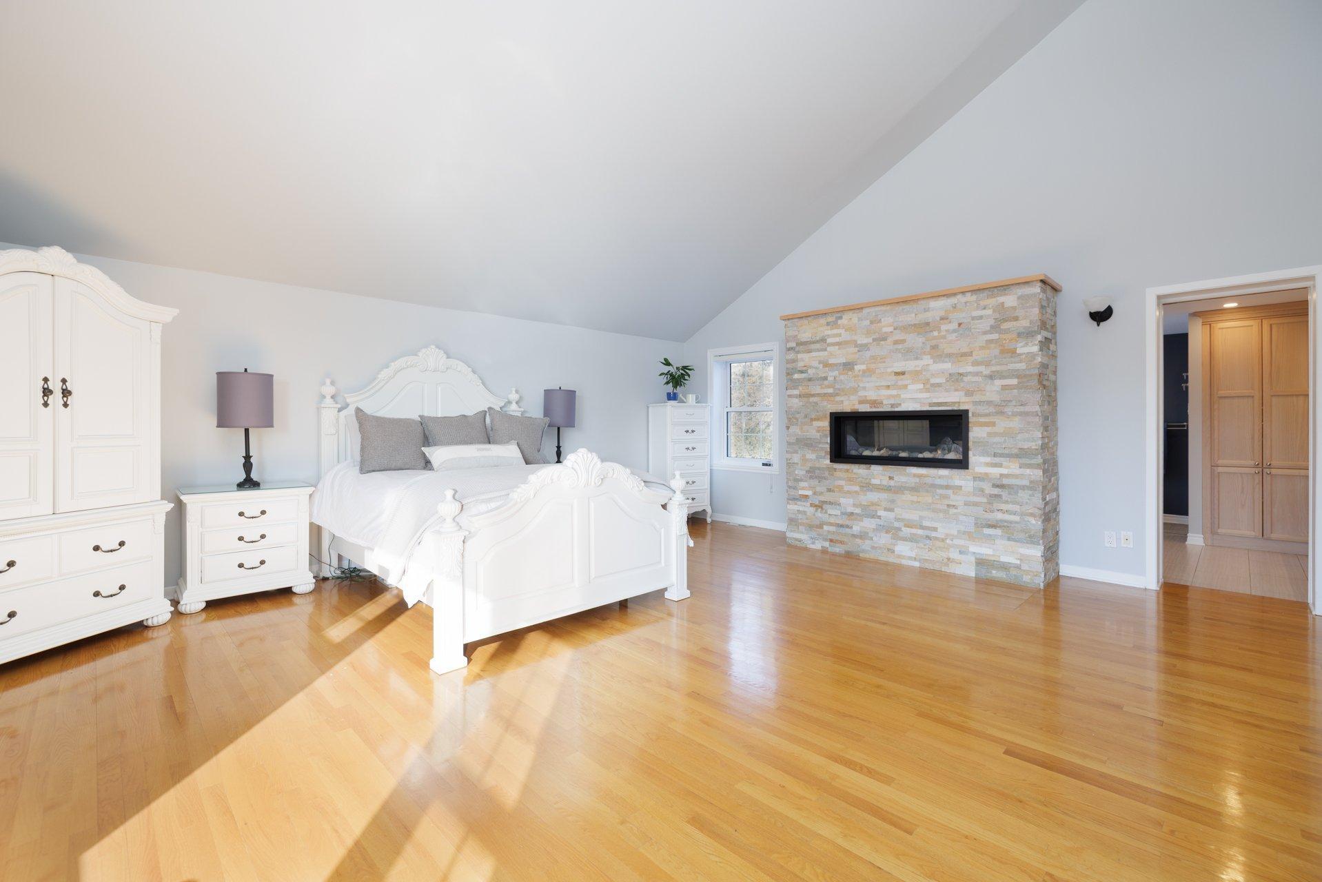 









20099


Ch. Lakeshore

,
Baie-d'Urfé,




QC
H9X1P6


