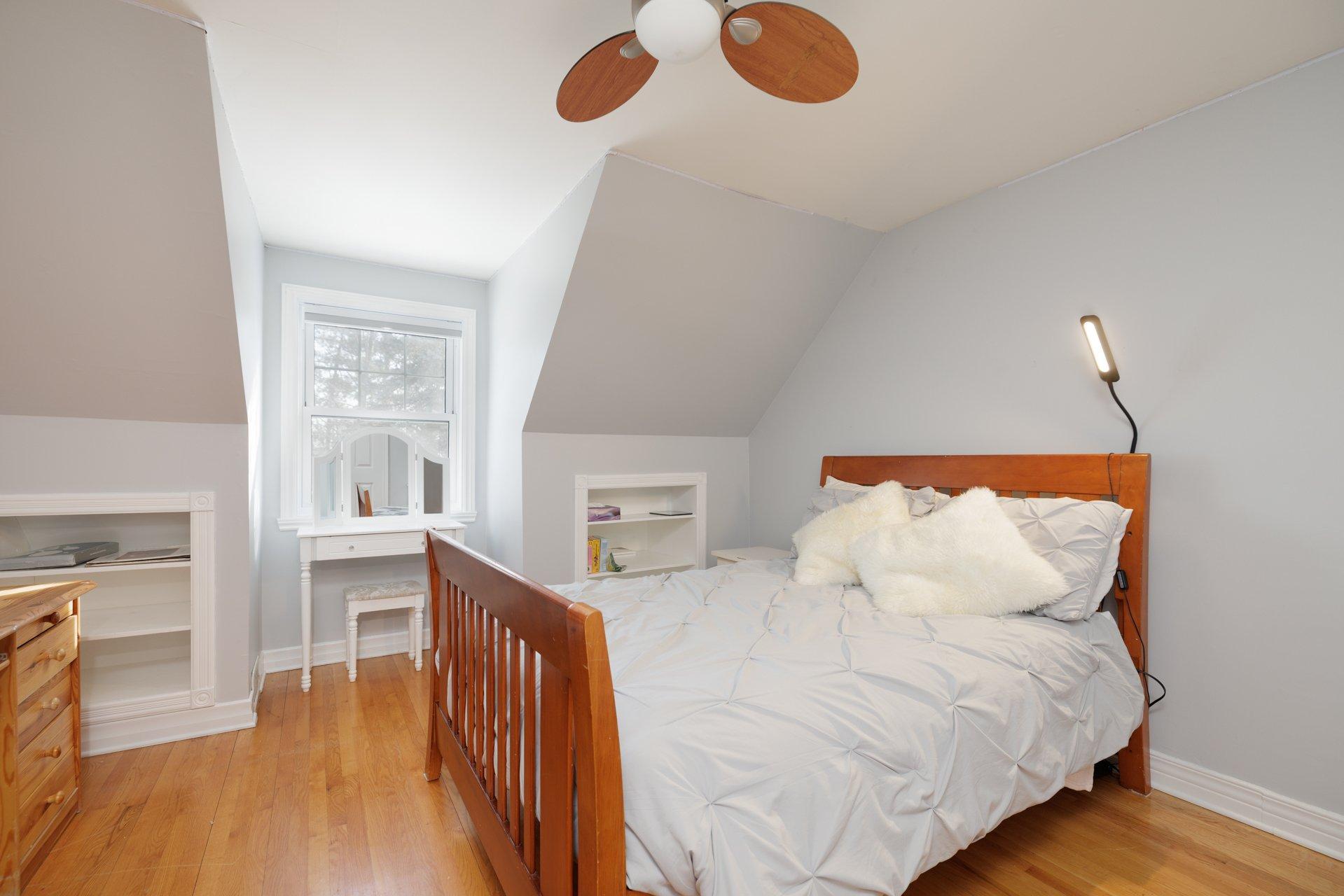 









20099


Ch. Lakeshore

,
Baie-d'Urfé,




QC
H9X1P6

