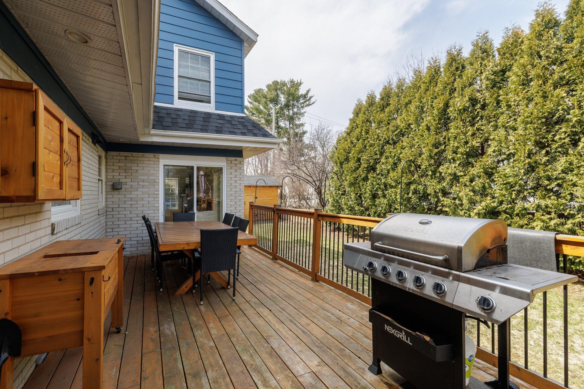 









20099


Ch. Lakeshore

,
Baie-d'Urfé,




QC
H9X1P6

