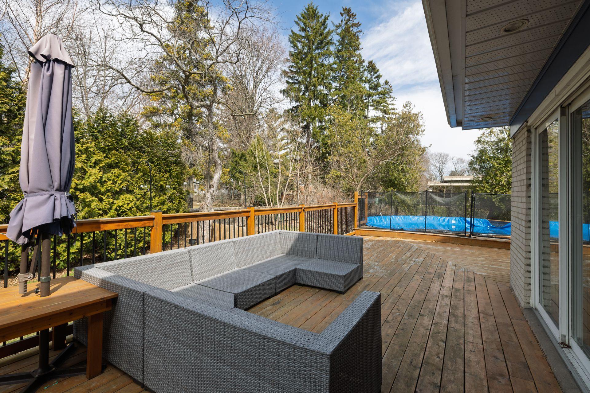 









20099


Ch. Lakeshore

,
Baie-d'Urfé,




QC
H9X1P6

