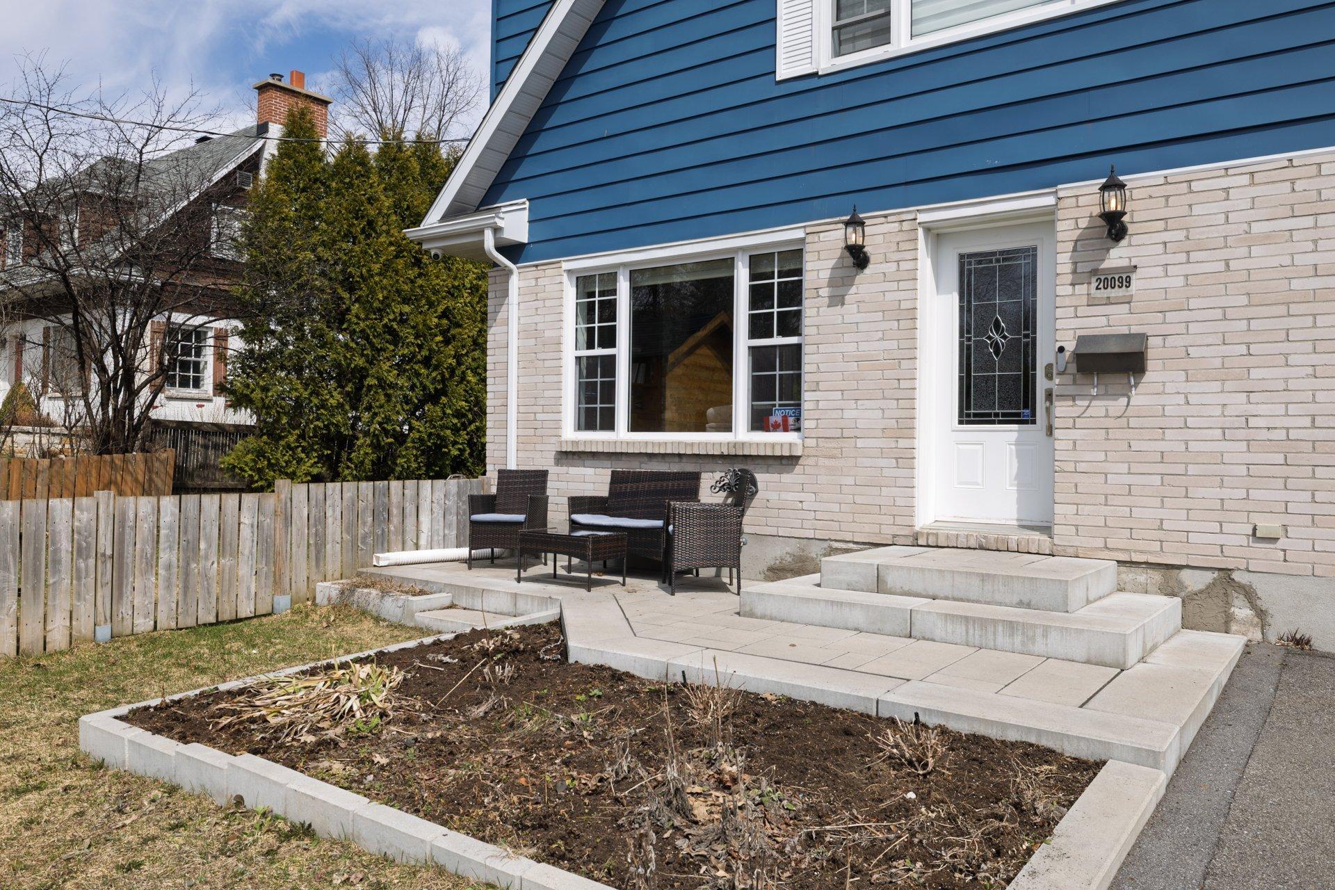 









20099


Ch. Lakeshore

,
Baie-d'Urfé,




QC
H9X1P6

