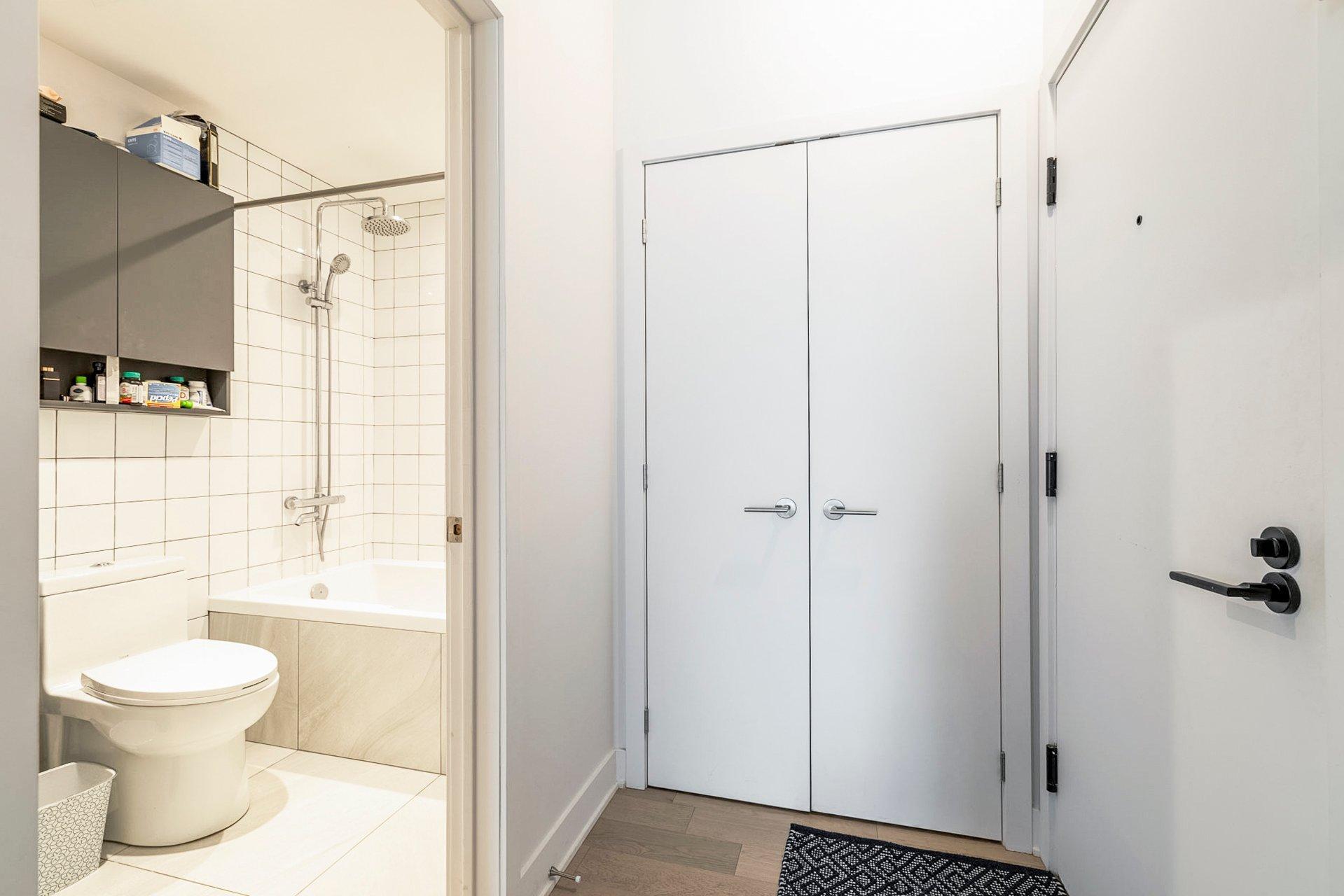 









2180


Rue Ste-Catherine E.

, 252,
Montréal (Ville-Marie),




QC
H2K2H9

