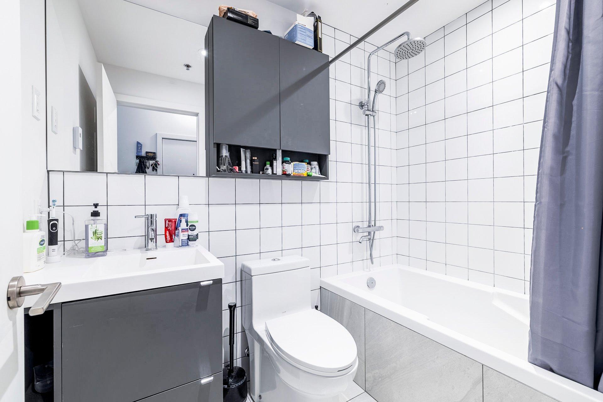 









2180


Rue Ste-Catherine E.

, 252,
Montréal (Ville-Marie),




QC
H2K2H9

