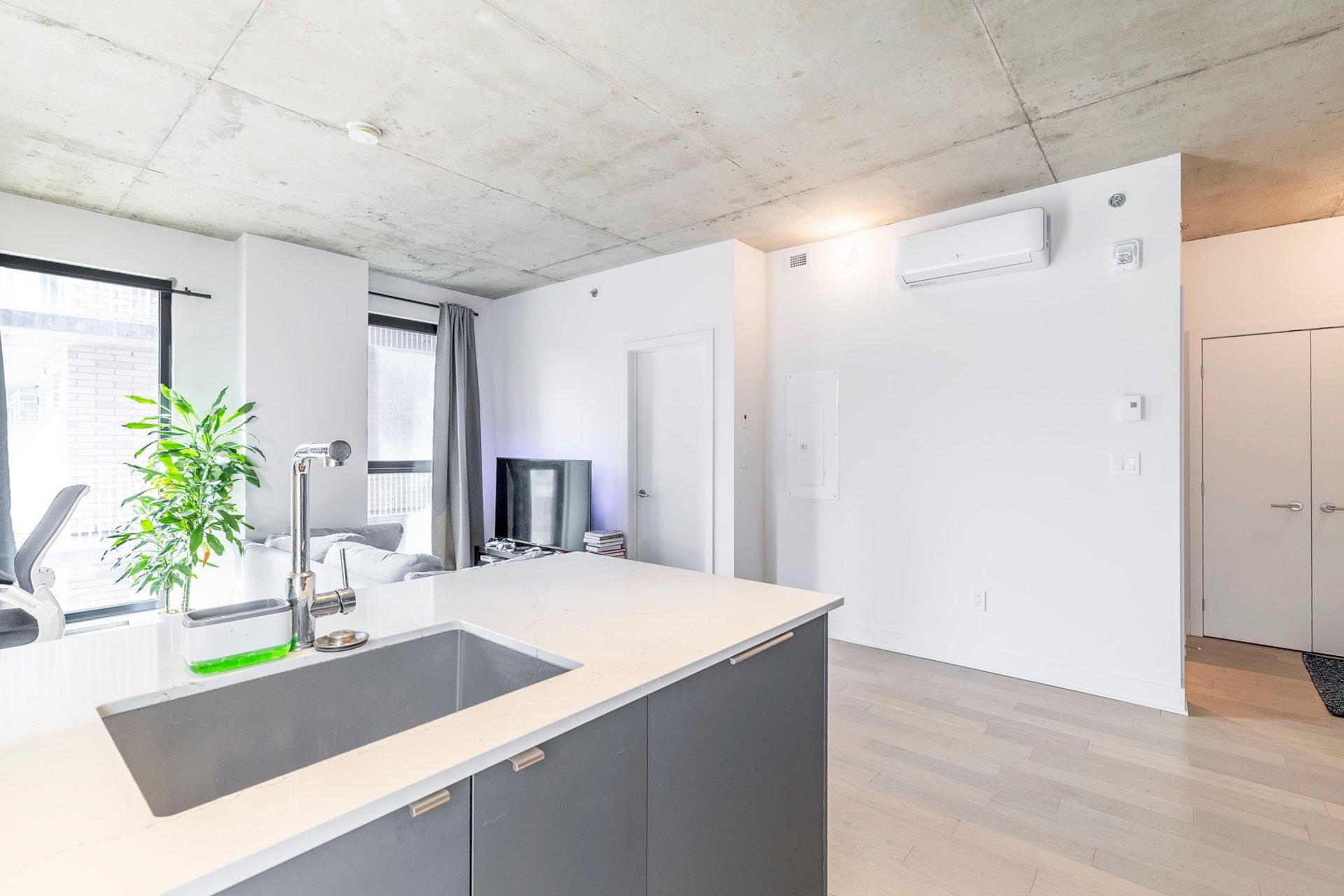 









2180


Rue Ste-Catherine E.

, 252,
Montréal (Ville-Marie),




QC
H2K2H9

