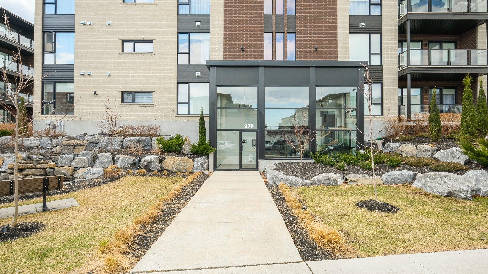 









278


Rue Prévert

, 301,
Saint-Basile-le-Grand,




QC
J3N0C1

