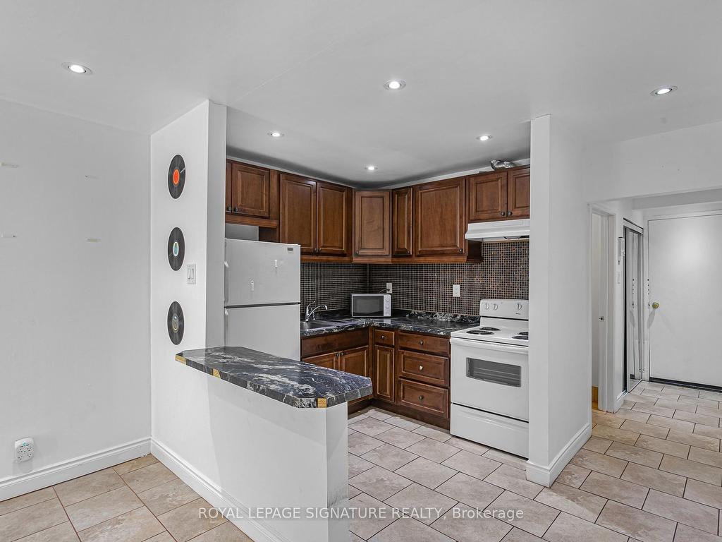 









272


Parliament

Street, 1,
Toronto,




ON
M5A 3A4

