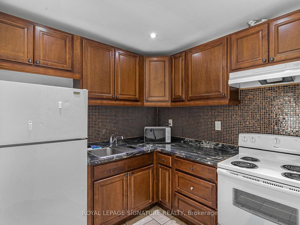 









272


Parliament

Street, 1,
Toronto,




ON
M5A 3A4

