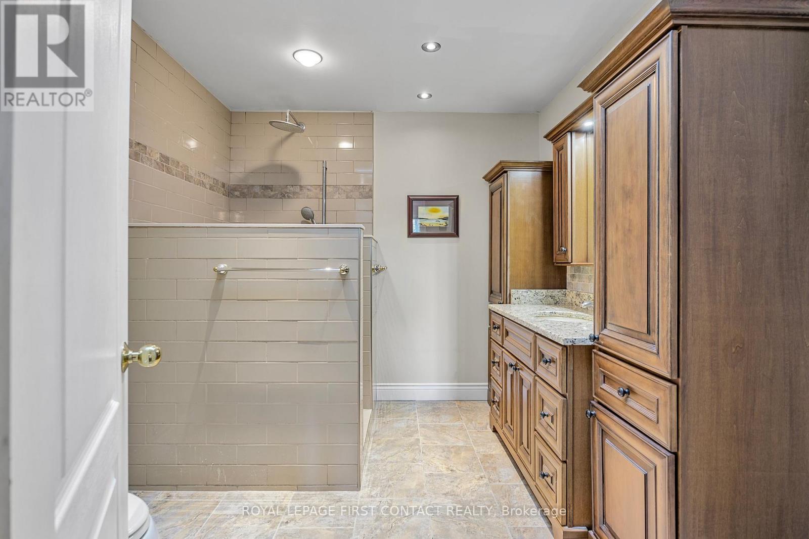 












93 BAYSHORE DRIVE

,
Ramara,




Ontario
L0K1B0

