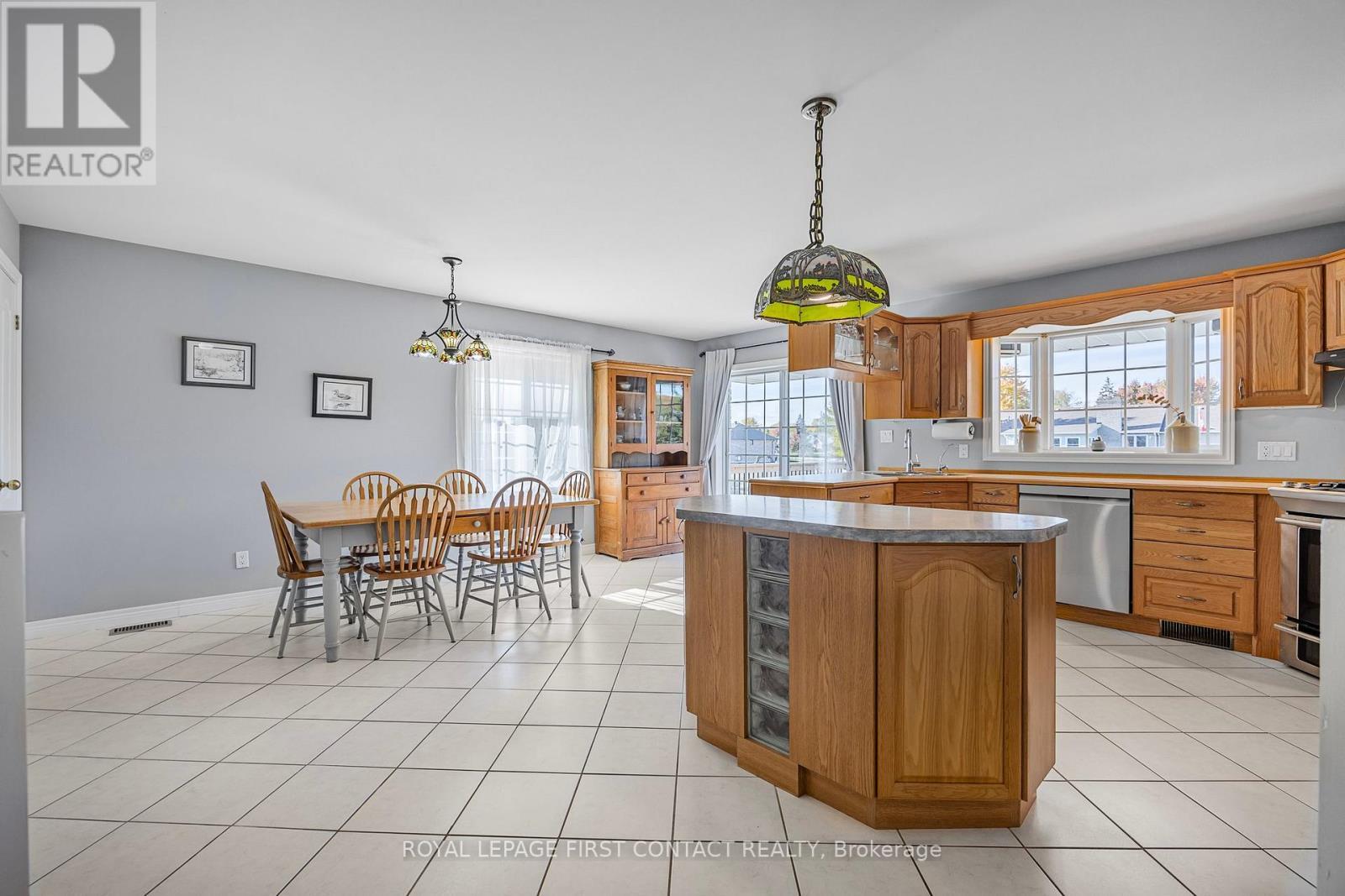 












93 BAYSHORE DRIVE

,
Ramara,




Ontario
L0K1B0

