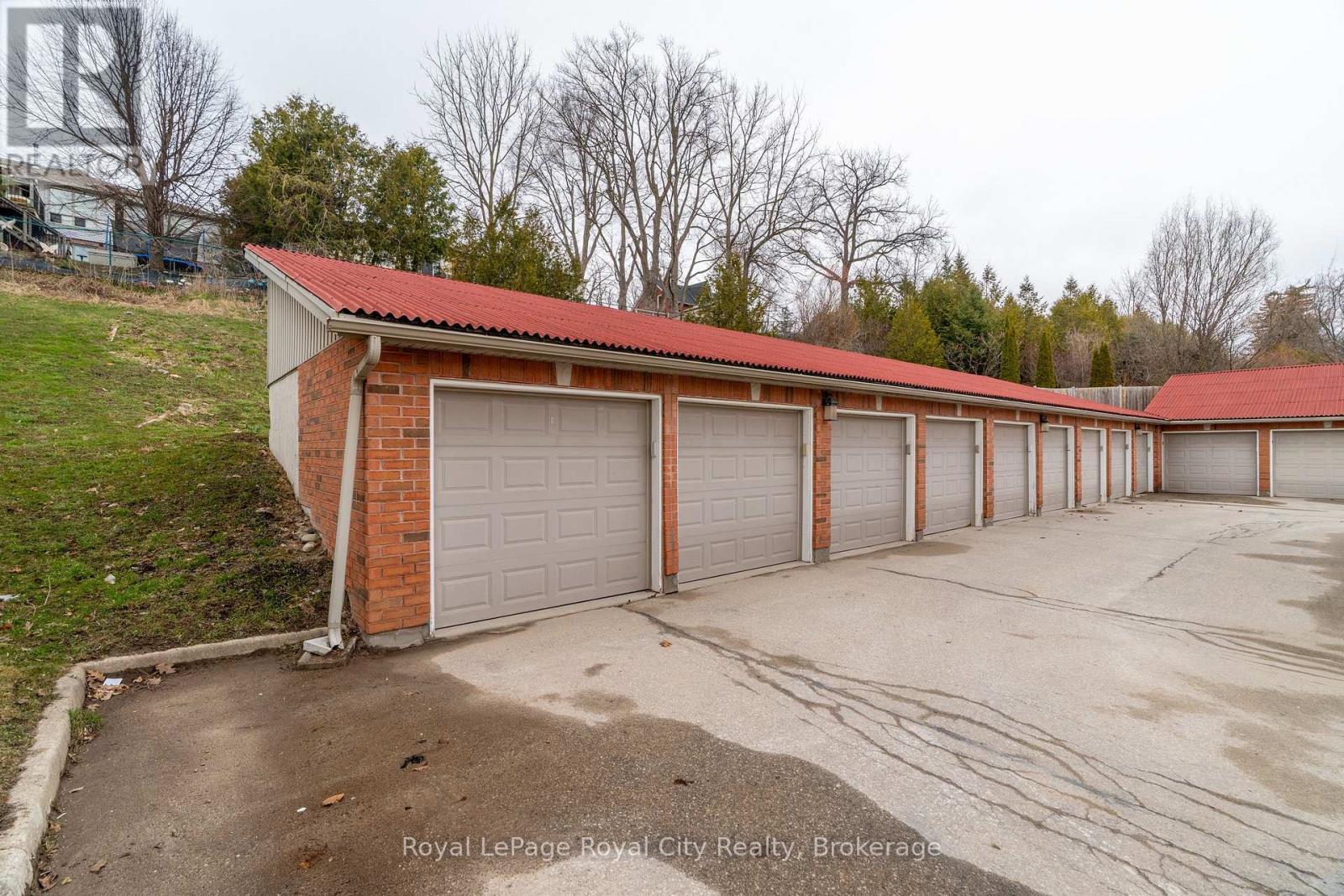 












202 - 470 ST ANDREW STREET E

,
Centre Wellington (Fergus),




Ontario
N1M1R5

