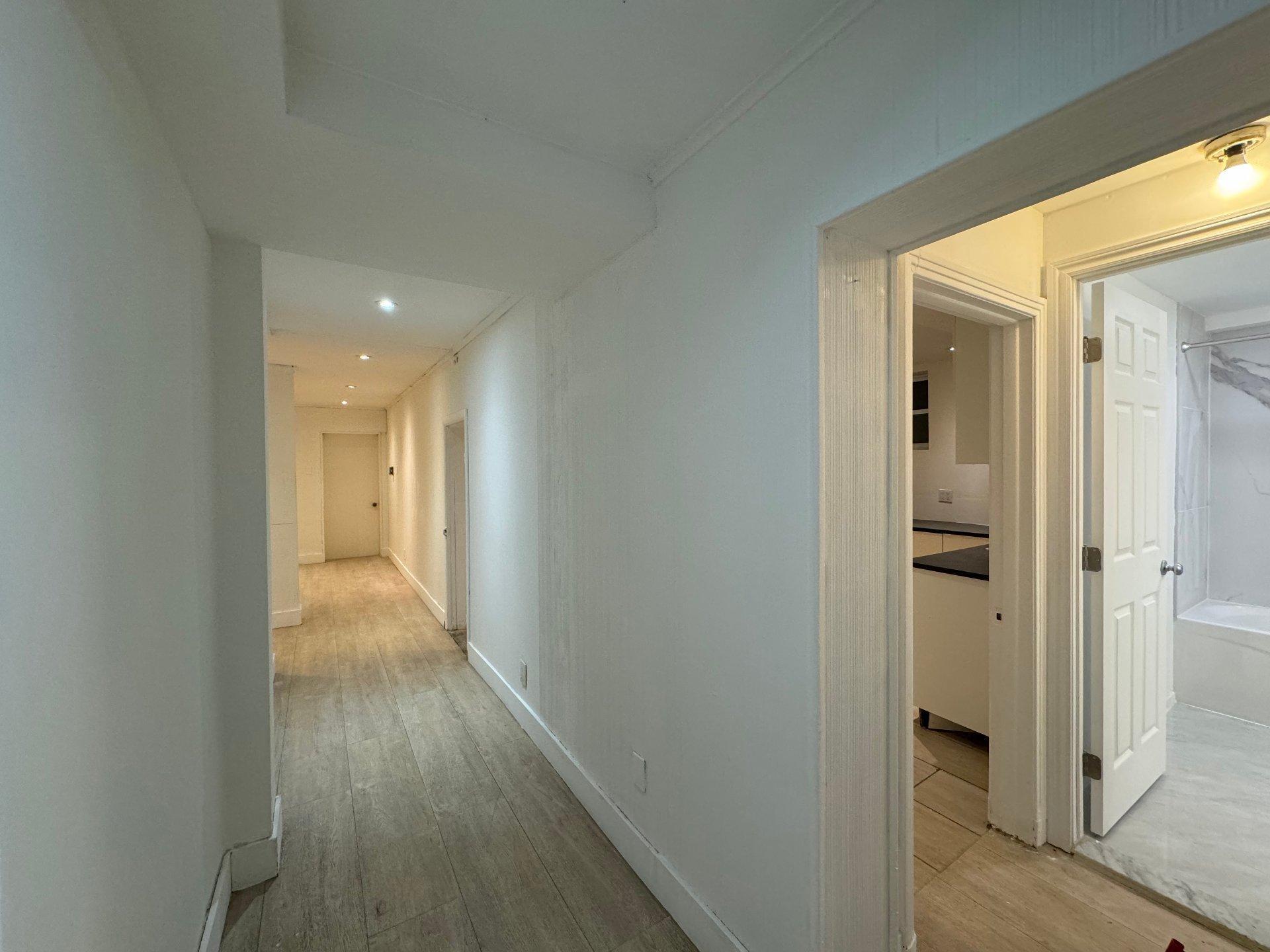 









4990A


Rue Fulton

,
Montréal (Côte-des-Neiges/Notre-Dame-de-Grâce),




QC
H3W1V4

