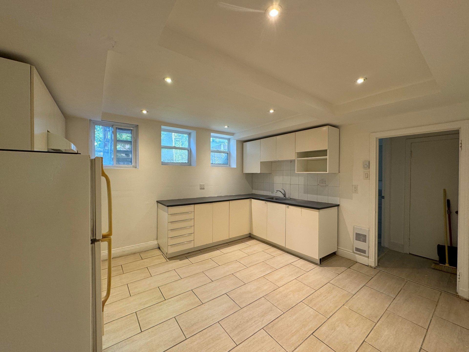 









4990A


Rue Fulton

,
Montréal (Côte-des-Neiges/Notre-Dame-de-Grâce),




QC
H3W1V4

