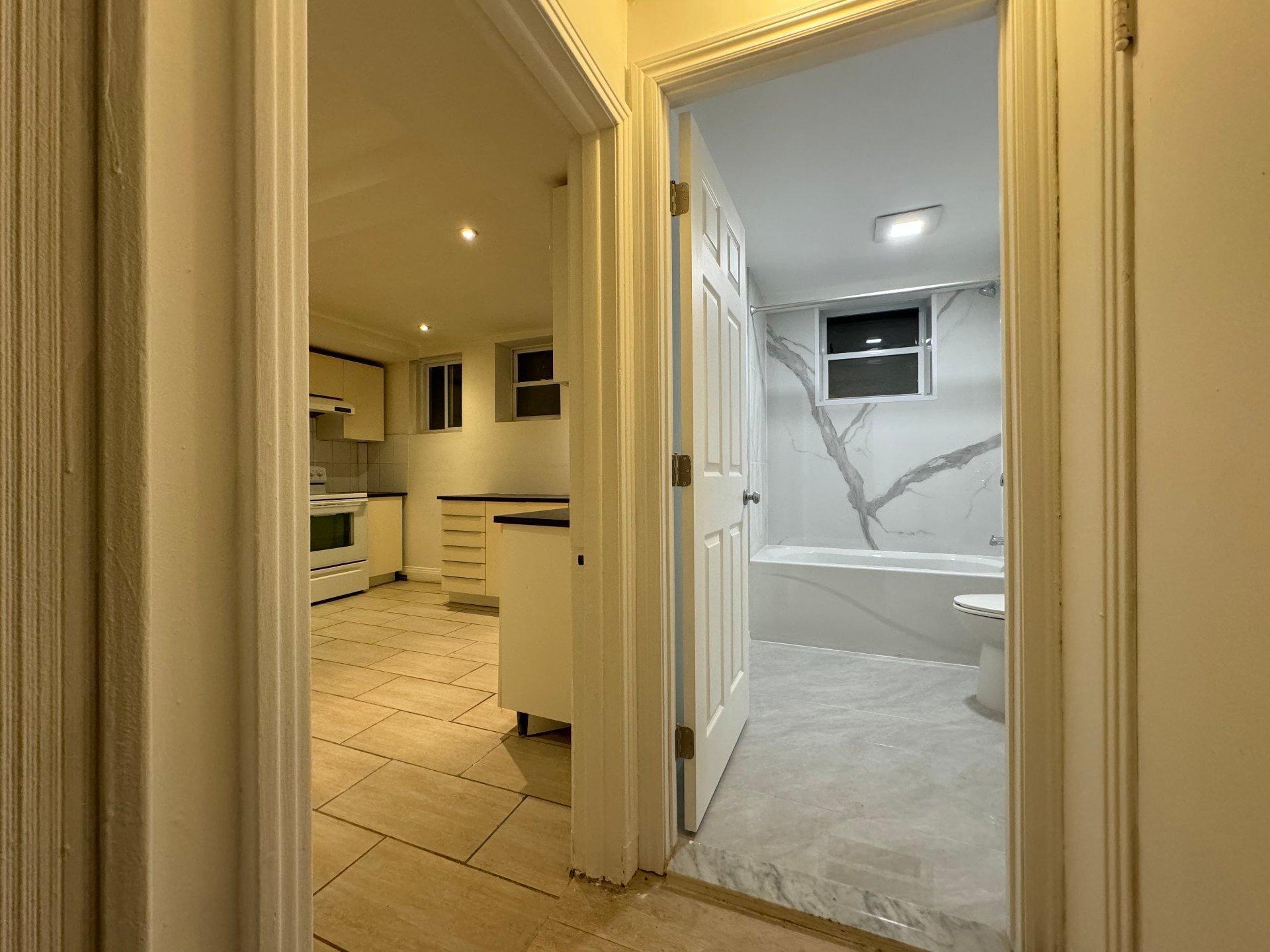 









4990A


Rue Fulton

,
Montréal (Côte-des-Neiges/Notre-Dame-de-Grâce),




QC
H3W1V4

