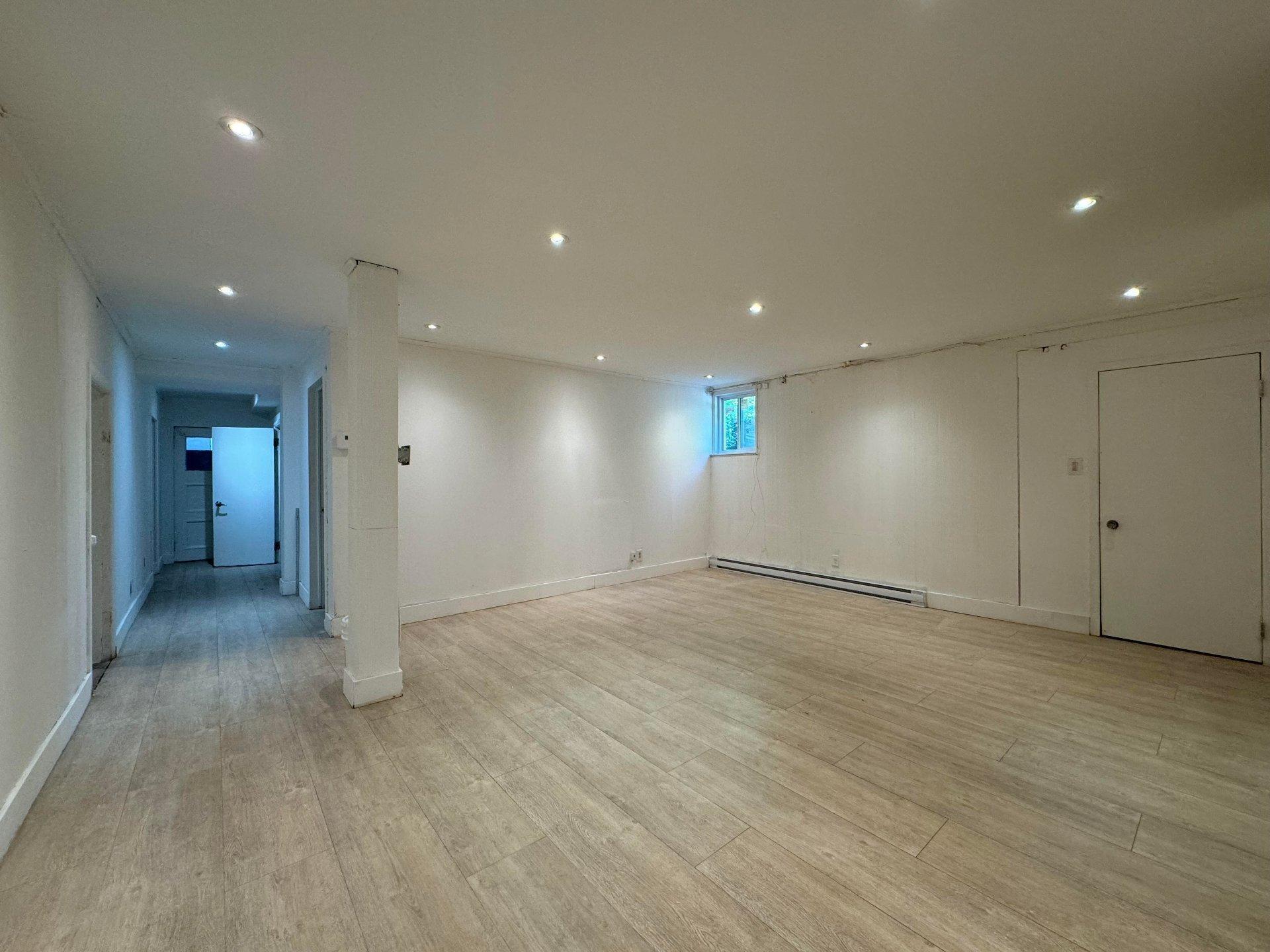 









4990A


Rue Fulton

,
Montréal (Côte-des-Neiges/Notre-Dame-de-Grâce),




QC
H3W1V4

