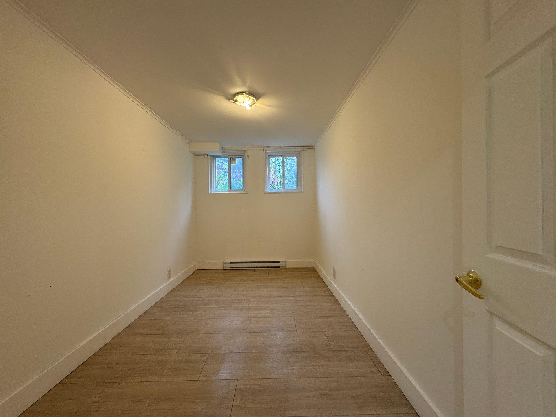 









4990A


Rue Fulton

,
Montréal (Côte-des-Neiges/Notre-Dame-de-Grâce),




QC
H3W1V4

