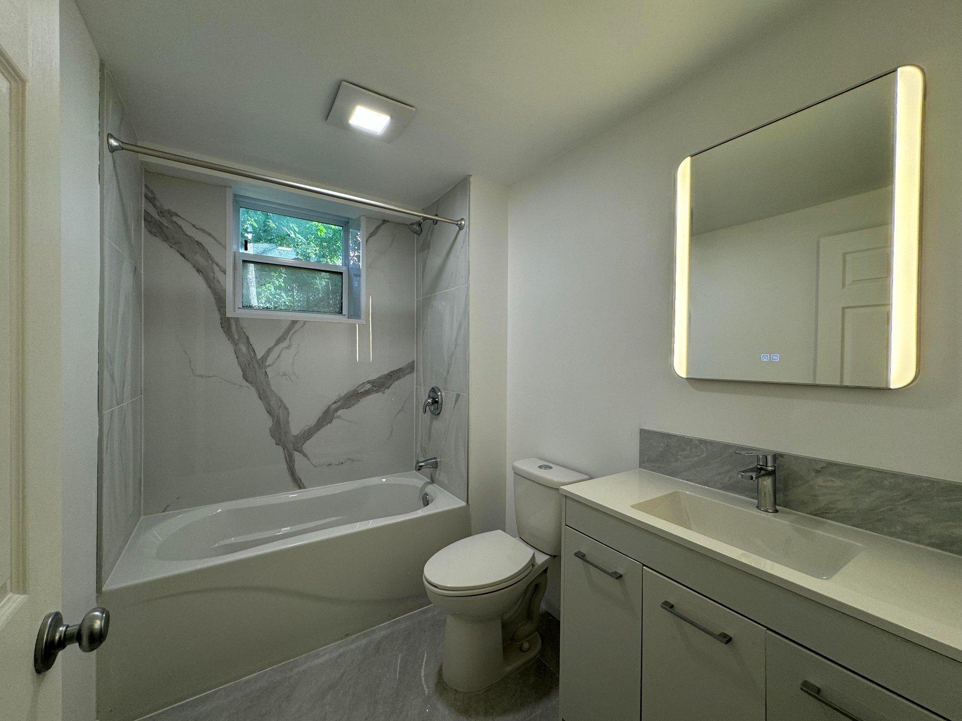 









4990A


Rue Fulton

,
Montréal (Côte-des-Neiges/Notre-Dame-de-Grâce),




QC
H3W1V4

