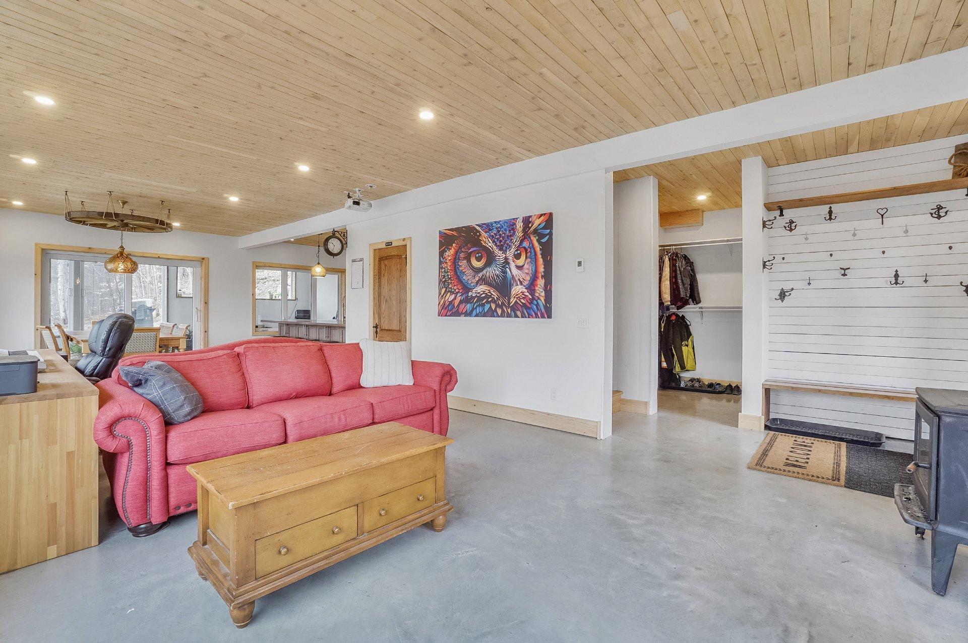 









2216


Rue de la Tourmente

,
Sainte-Adèle,




QC
J8B2W7

