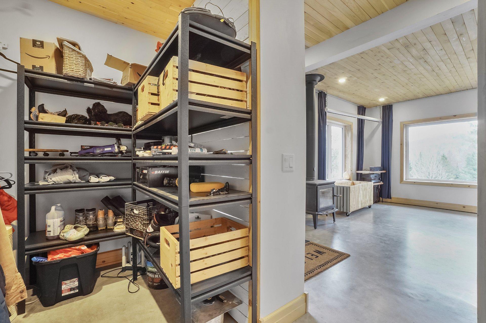 









2216


Rue de la Tourmente

,
Sainte-Adèle,




QC
J8B2W7

