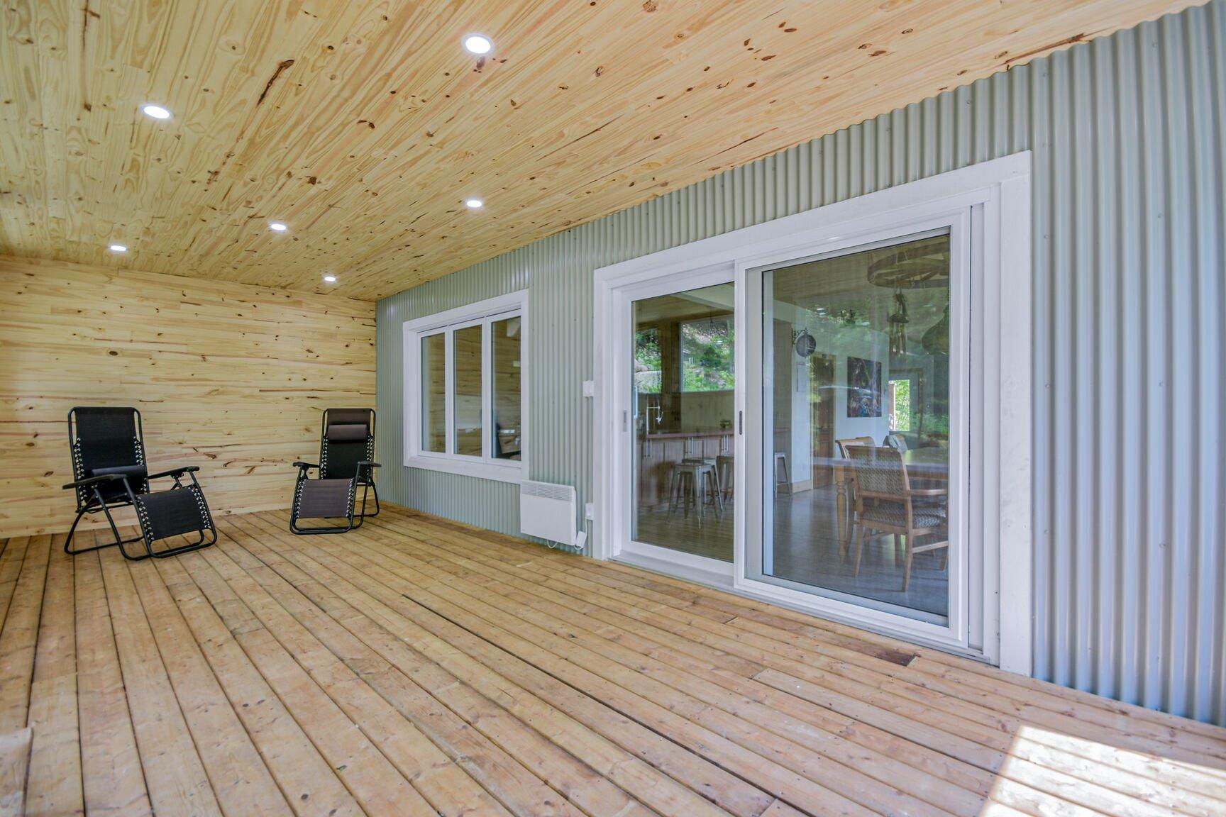 









2216


Rue de la Tourmente

,
Sainte-Adèle,




QC
J8B2W7

