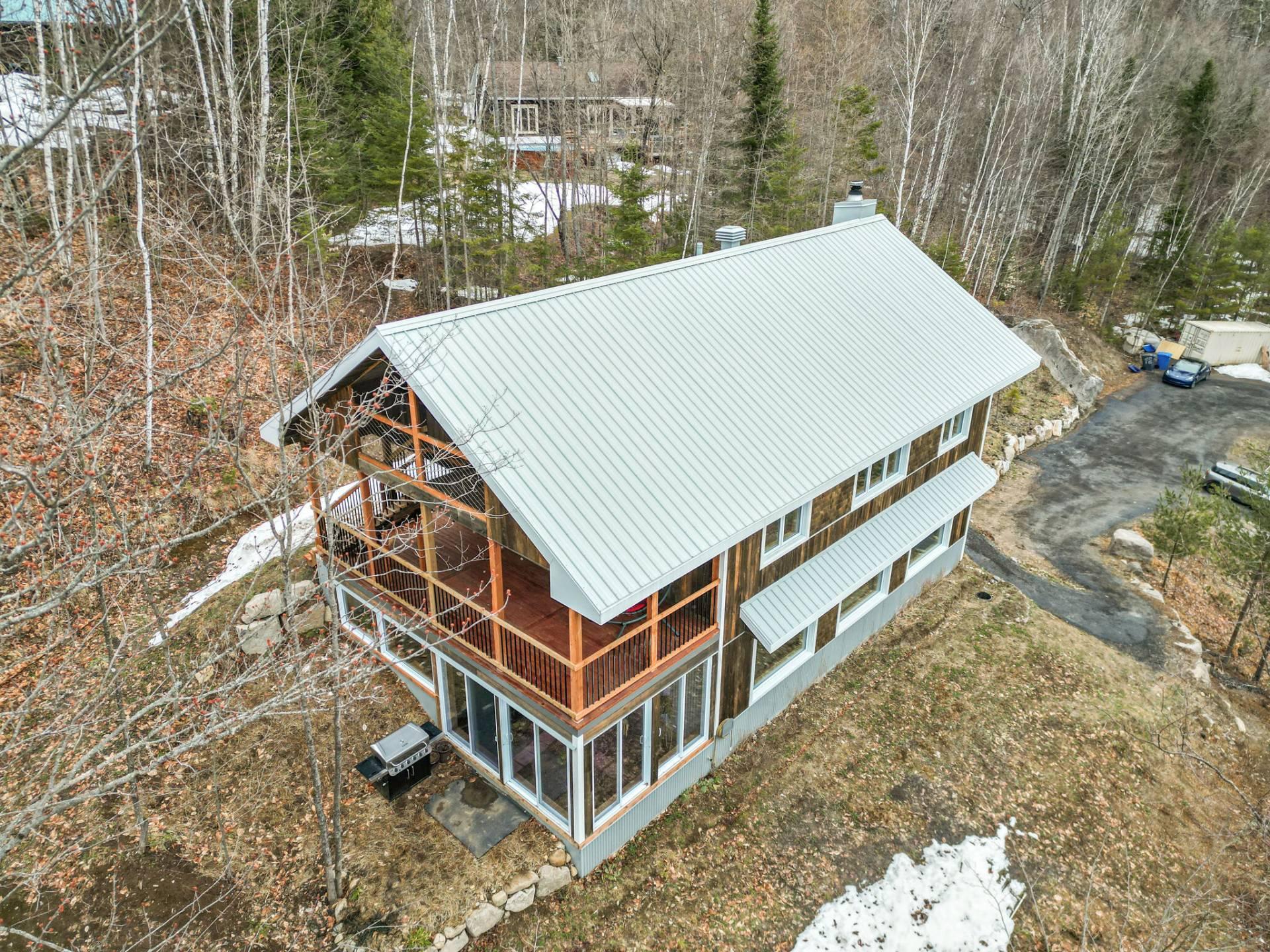 









2216


Rue de la Tourmente

,
Sainte-Adèle,




QC
J8B2W7

