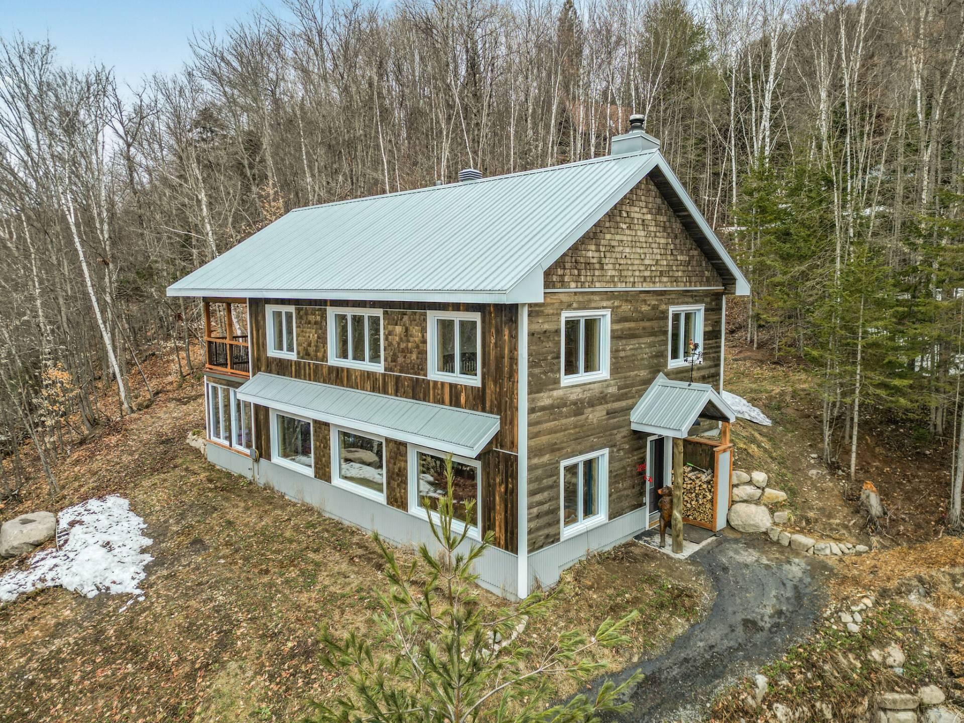









2216


Rue de la Tourmente

,
Sainte-Adèle,




QC
J8B2W7

