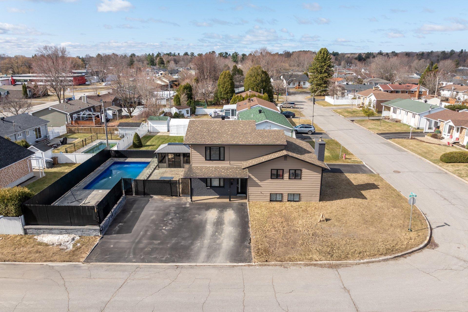 









5235


Rue de Nice

,
Trois-Rivières,




QC
G8Y4P3

