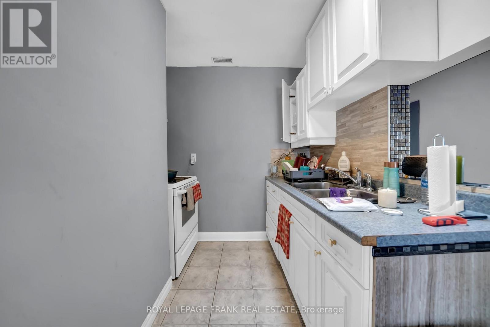 












1994 GLENDALE DRIVE

,
Pickering (Liverpool),




Ontario
L1V1V7

