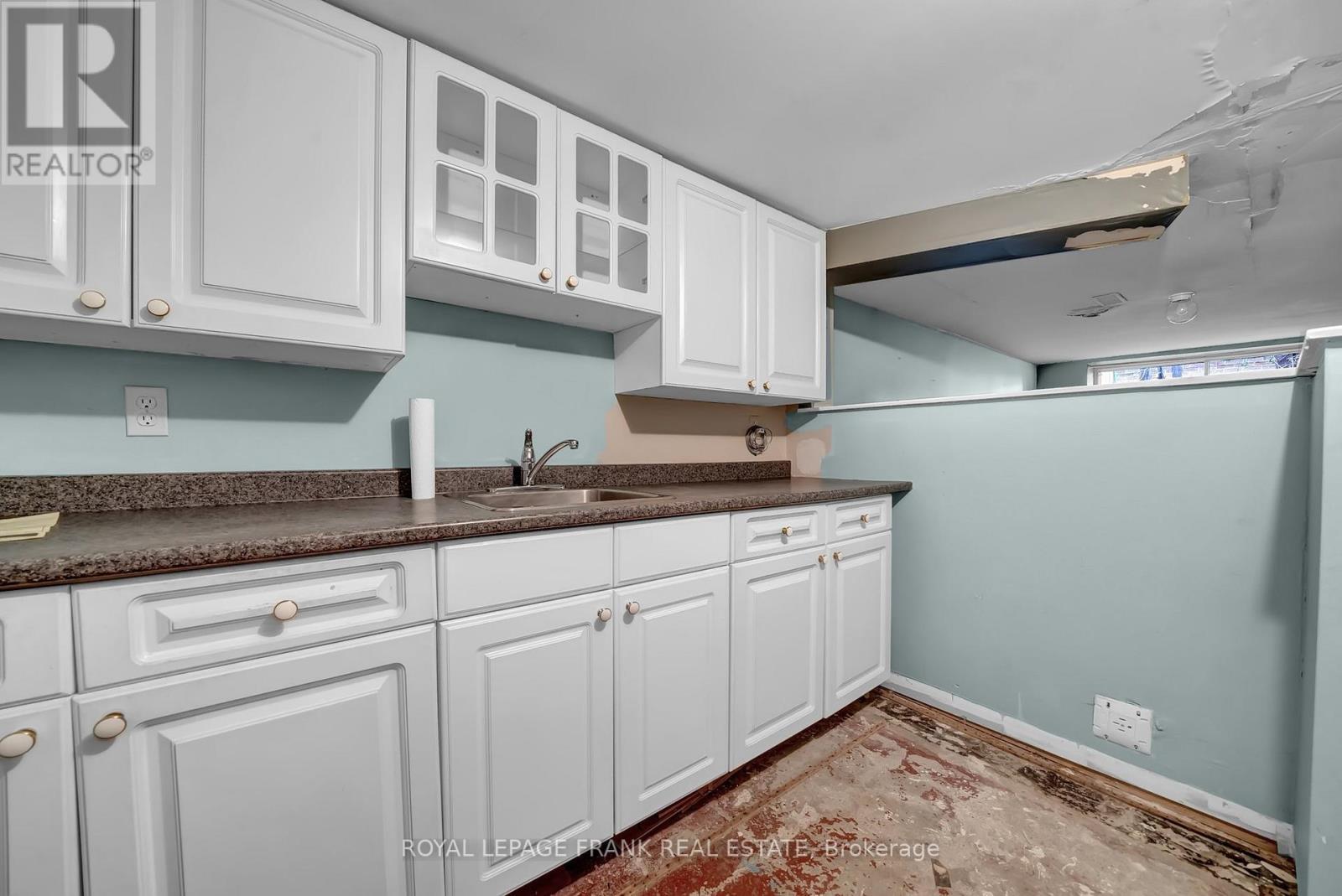 












1994 GLENDALE DRIVE

,
Pickering (Liverpool),




Ontario
L1V1V7


