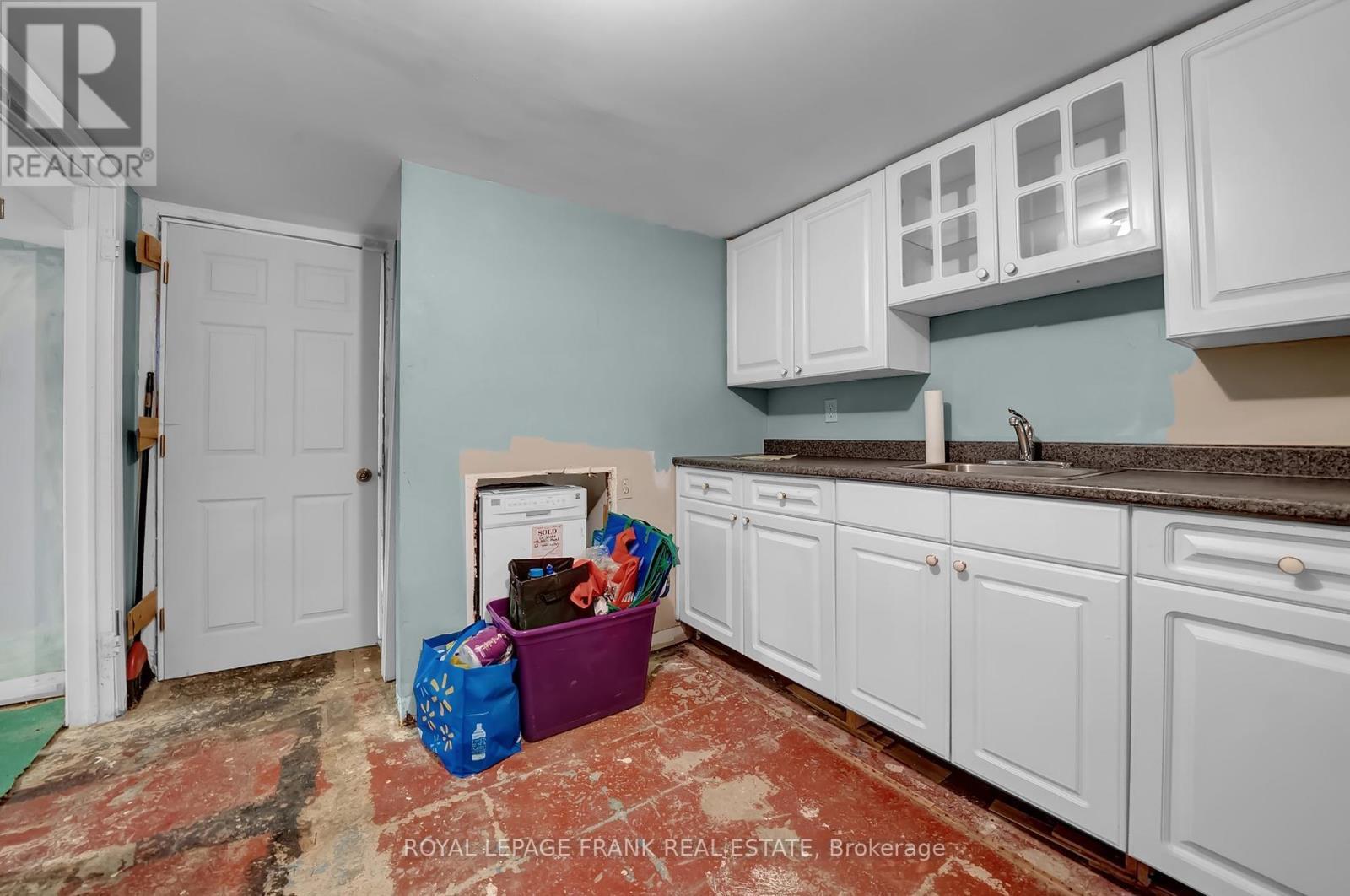 












1994 GLENDALE DRIVE

,
Pickering (Liverpool),




Ontario
L1V1V7

