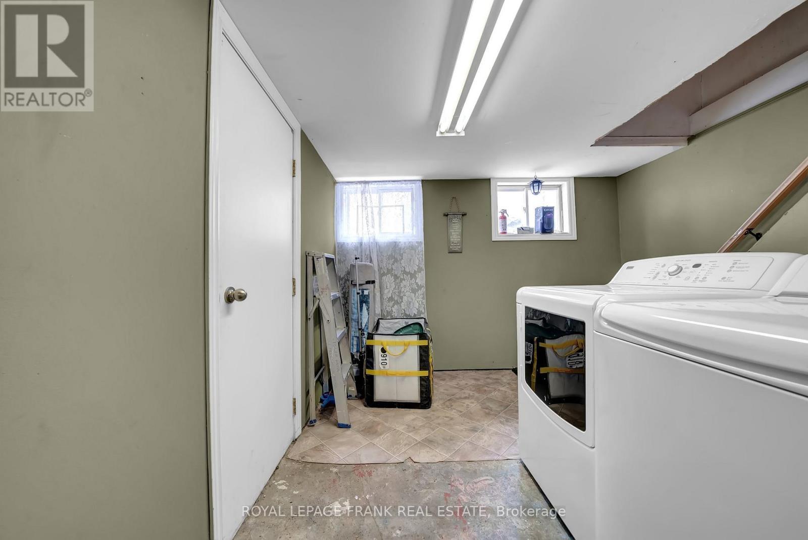 












1994 GLENDALE DRIVE

,
Pickering (Liverpool),




Ontario
L1V1V7

