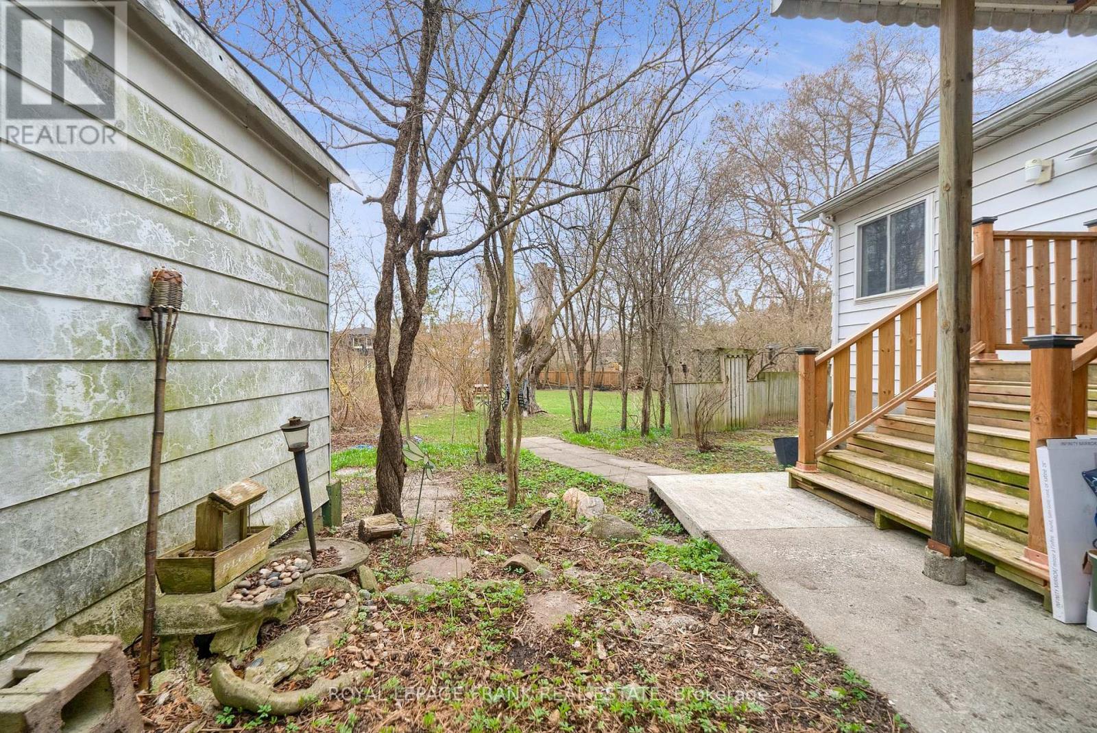












1994 GLENDALE DRIVE

,
Pickering (Liverpool),




Ontario
L1V1V7

