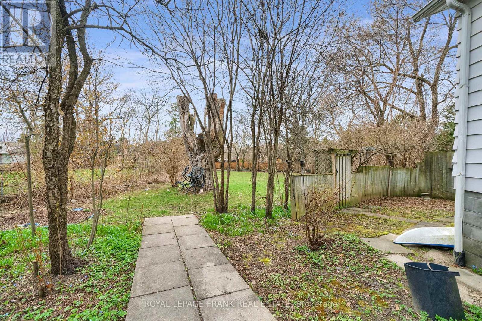 












1994 GLENDALE DRIVE

,
Pickering (Liverpool),




Ontario
L1V1V7

