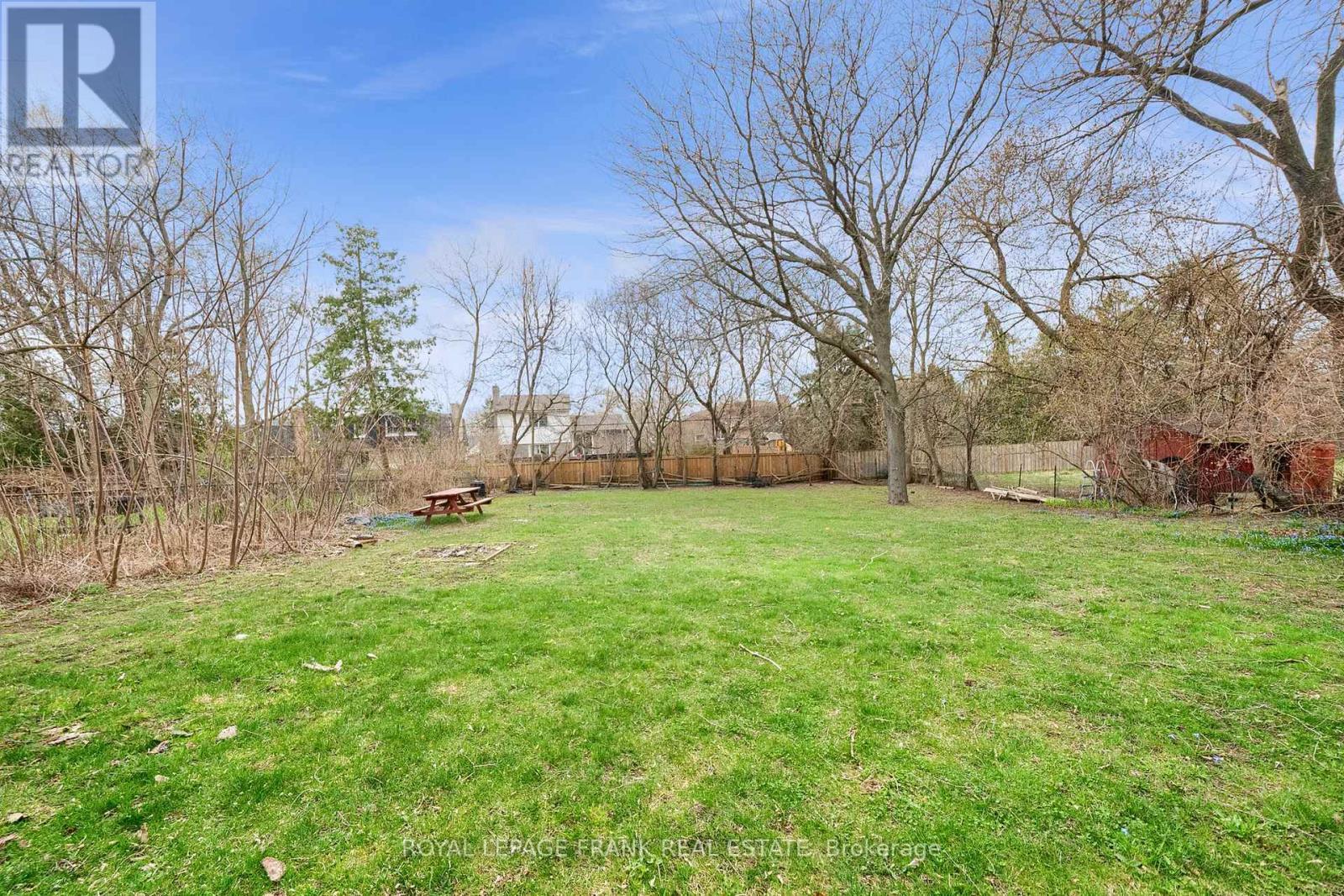 












1994 GLENDALE DRIVE

,
Pickering (Liverpool),




Ontario
L1V1V7

