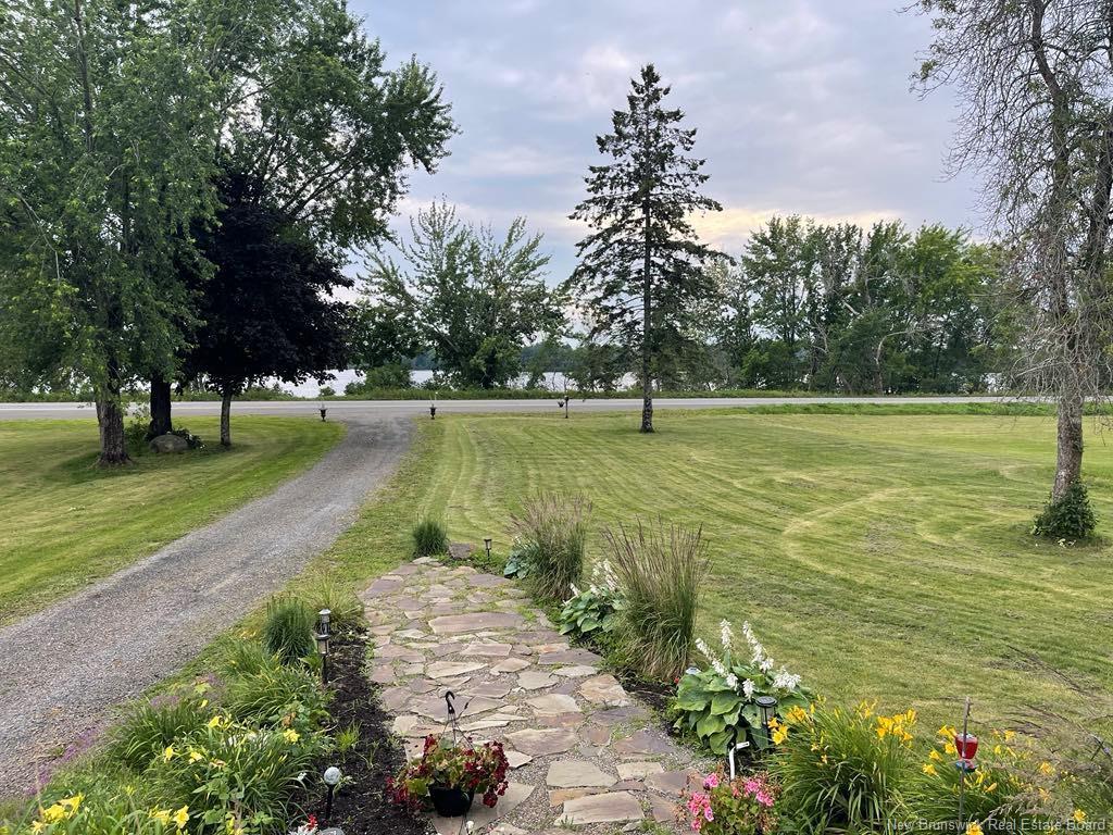 









699


Route 105

,
Maugerville,




NB
E3A 8L1

