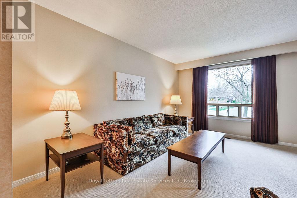 












518 MAPLE AVENUE

,
Oakville (OO Old Oakville),




Ontario
L6J2J4


