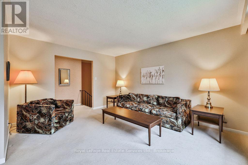 












518 MAPLE AVENUE

,
Oakville (OO Old Oakville),




Ontario
L6J2J4

