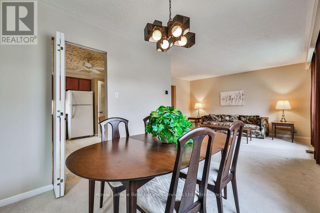 












518 MAPLE AVENUE

,
Oakville (OO Old Oakville),




Ontario
L6J2J4


