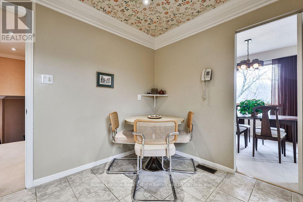 












518 MAPLE AVENUE

,
Oakville (OO Old Oakville),




Ontario
L6J2J4

