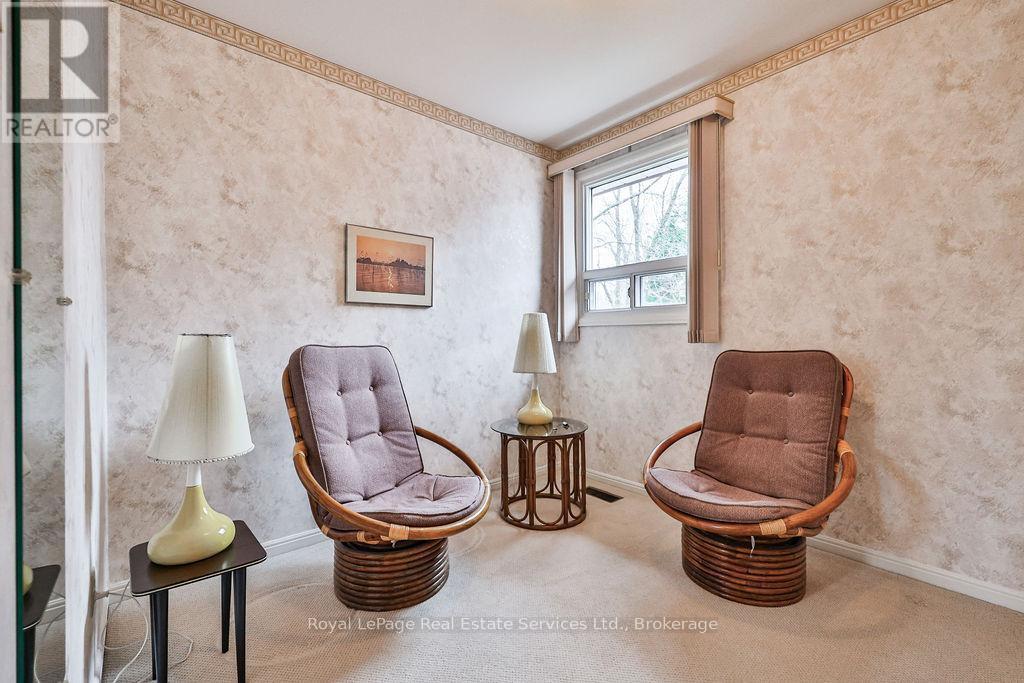 












518 MAPLE AVENUE

,
Oakville (OO Old Oakville),




Ontario
L6J2J4

