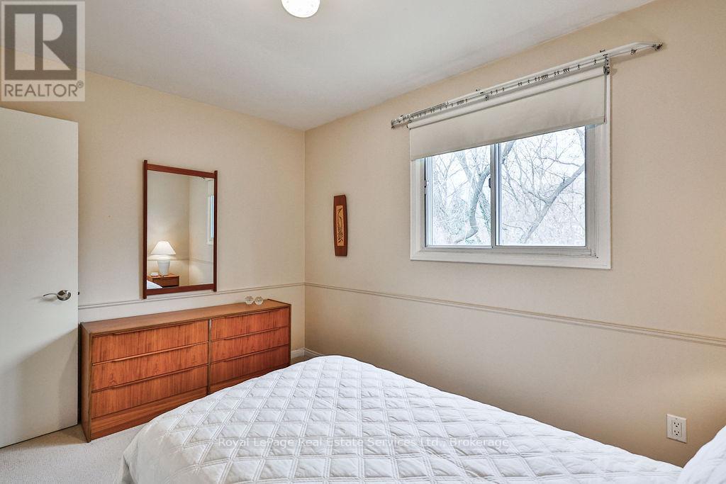 












518 MAPLE AVENUE

,
Oakville (OO Old Oakville),




Ontario
L6J2J4


